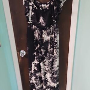 Elegant Black and White Tie-Dye Midi Dress